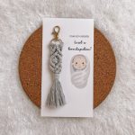 Keresztszülő felkérő ajándék klasszikus makramé kulcstartóval